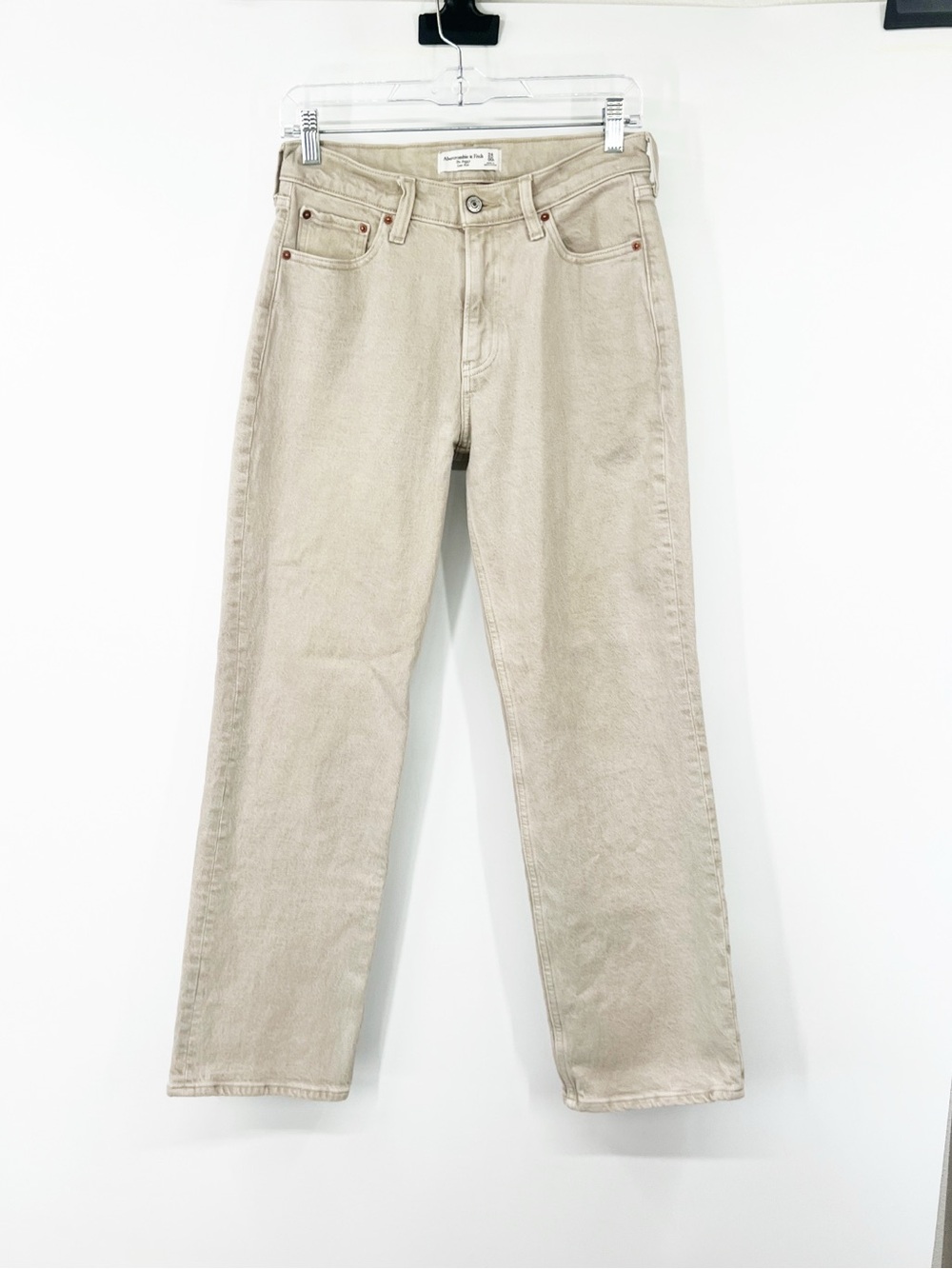 Abercrombie & Fitch The ‘90s Baggy Jeans Low Rise